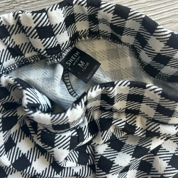 Capris - Picture 2 of 3